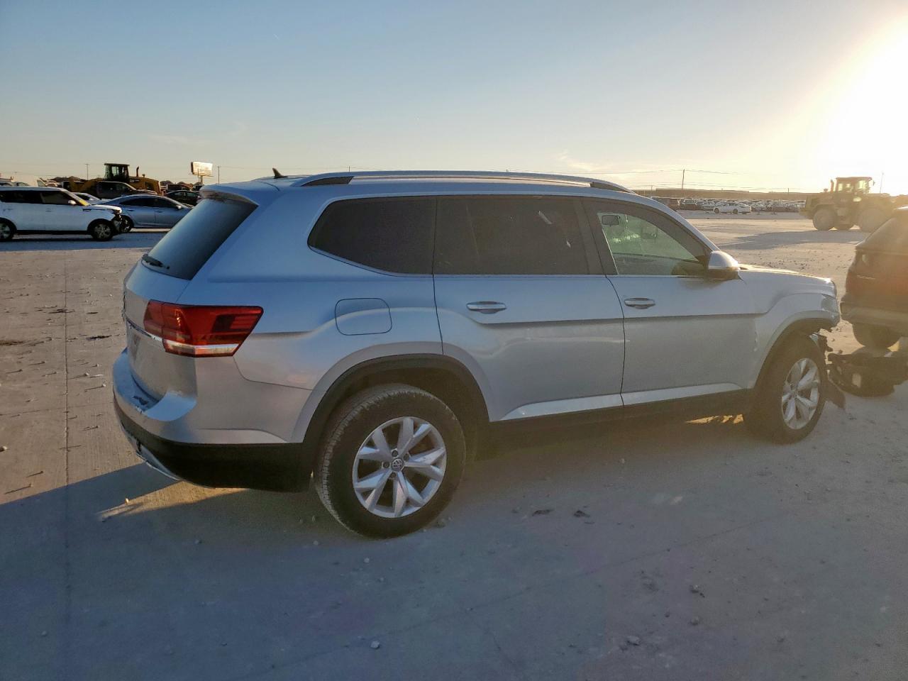 2018 Volkswagen Atlas S - Image 3