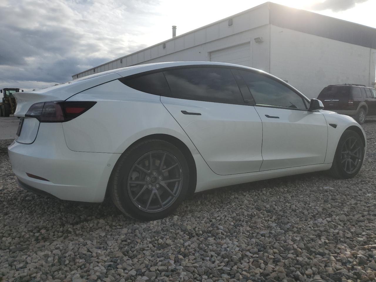 2021 Tesla Model 3 - Фото 3