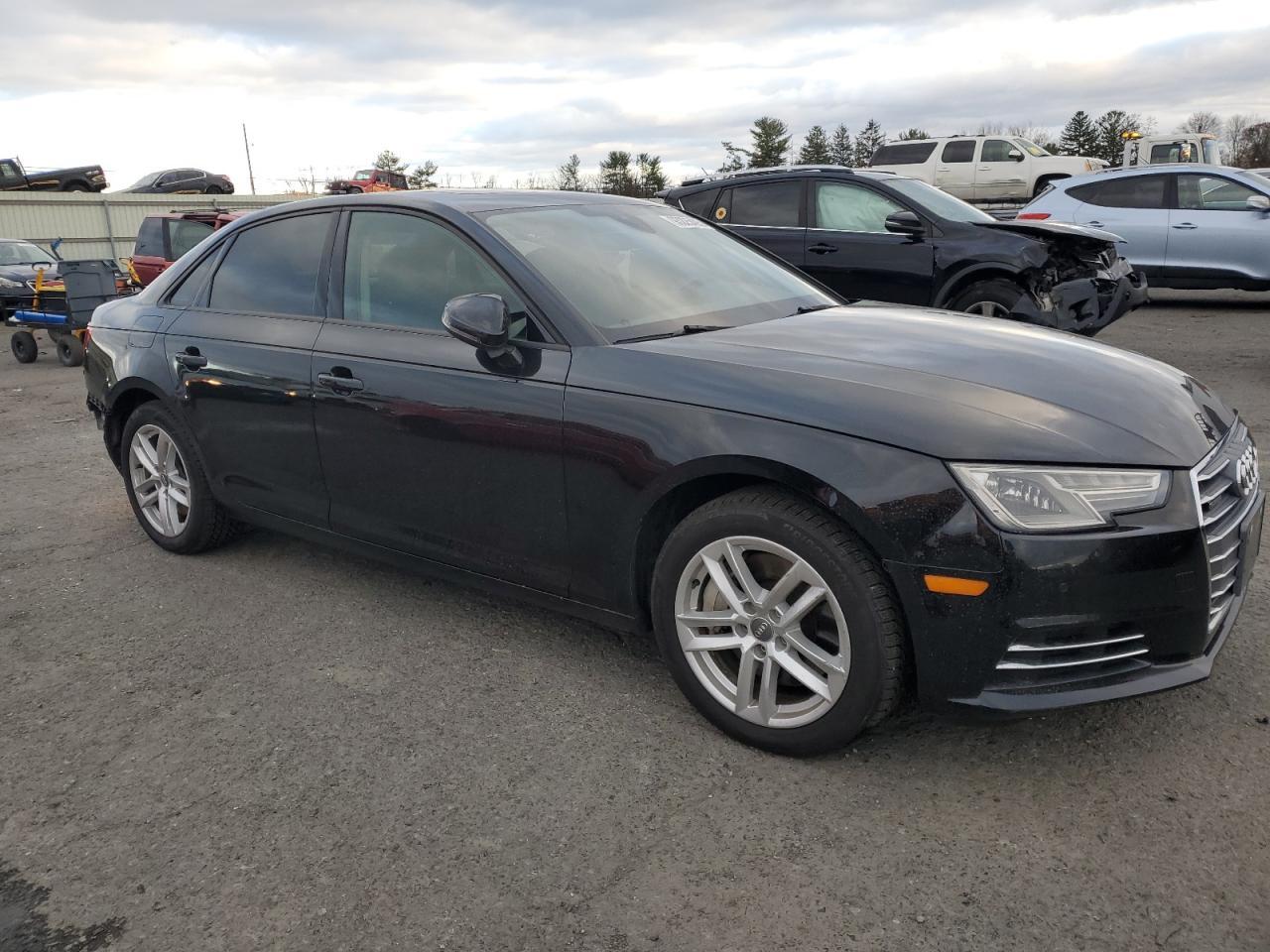 2017 Audi A4 Premium - Фото 4