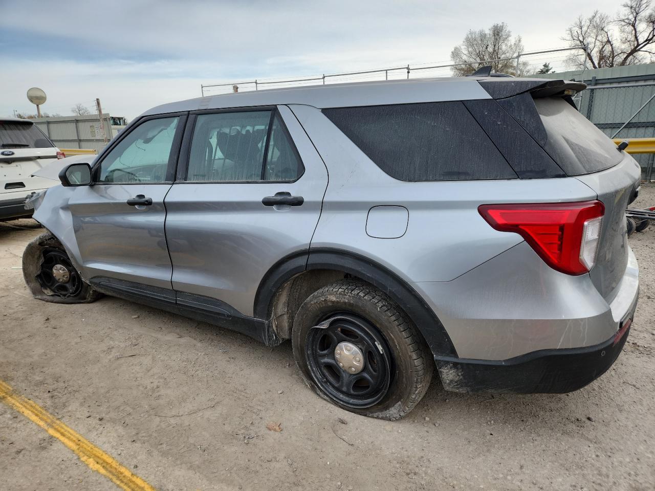 2022 Ford Explorer Police Interceptor - Фото 2