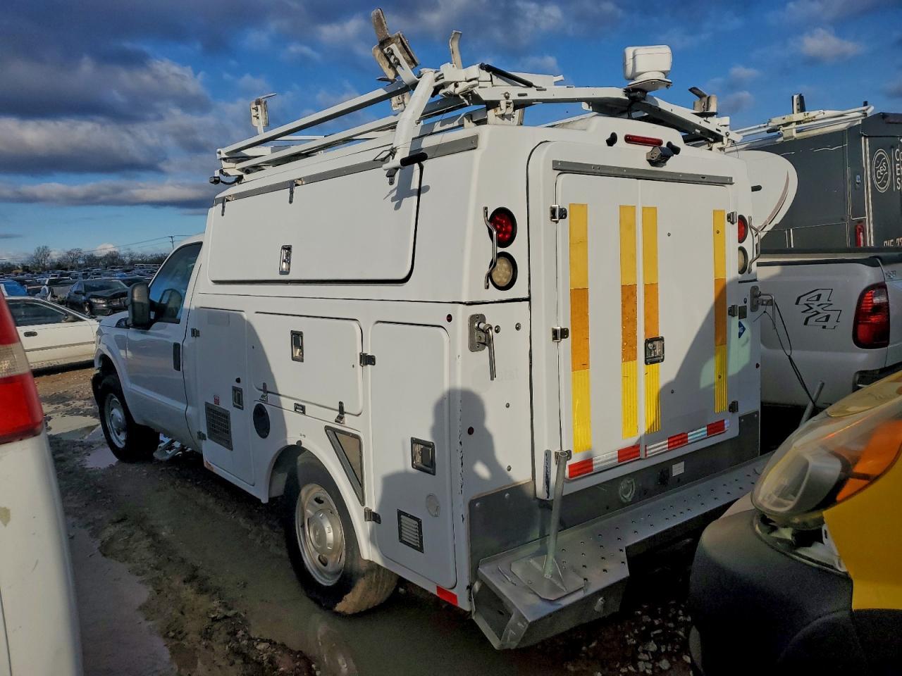 2013 Ford F350 Utility / Service Truck - Фото 2