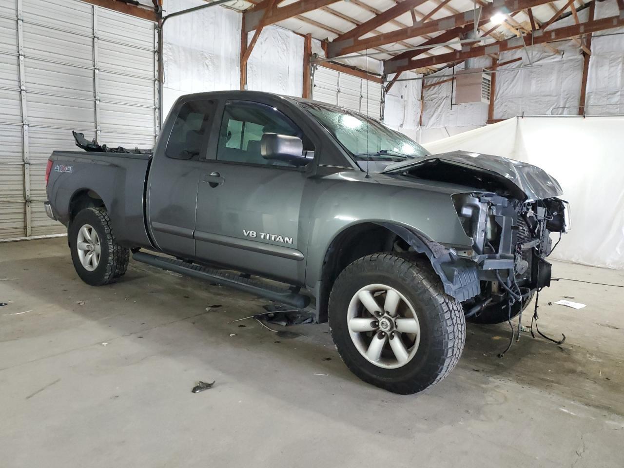 2010 Nissan Titan Xe - Image 4