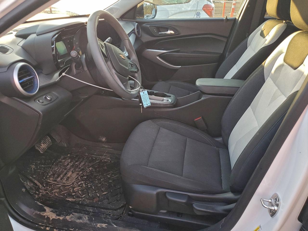 2025 Chevrolet Trax Ls - Фото 7