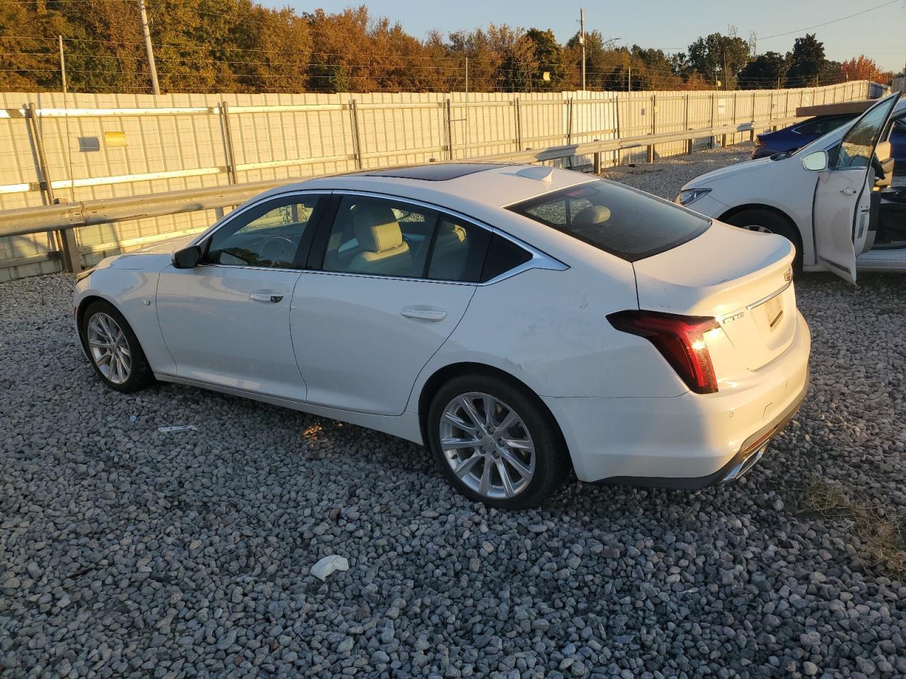 2022 Cadillac Ct5 - Image 2