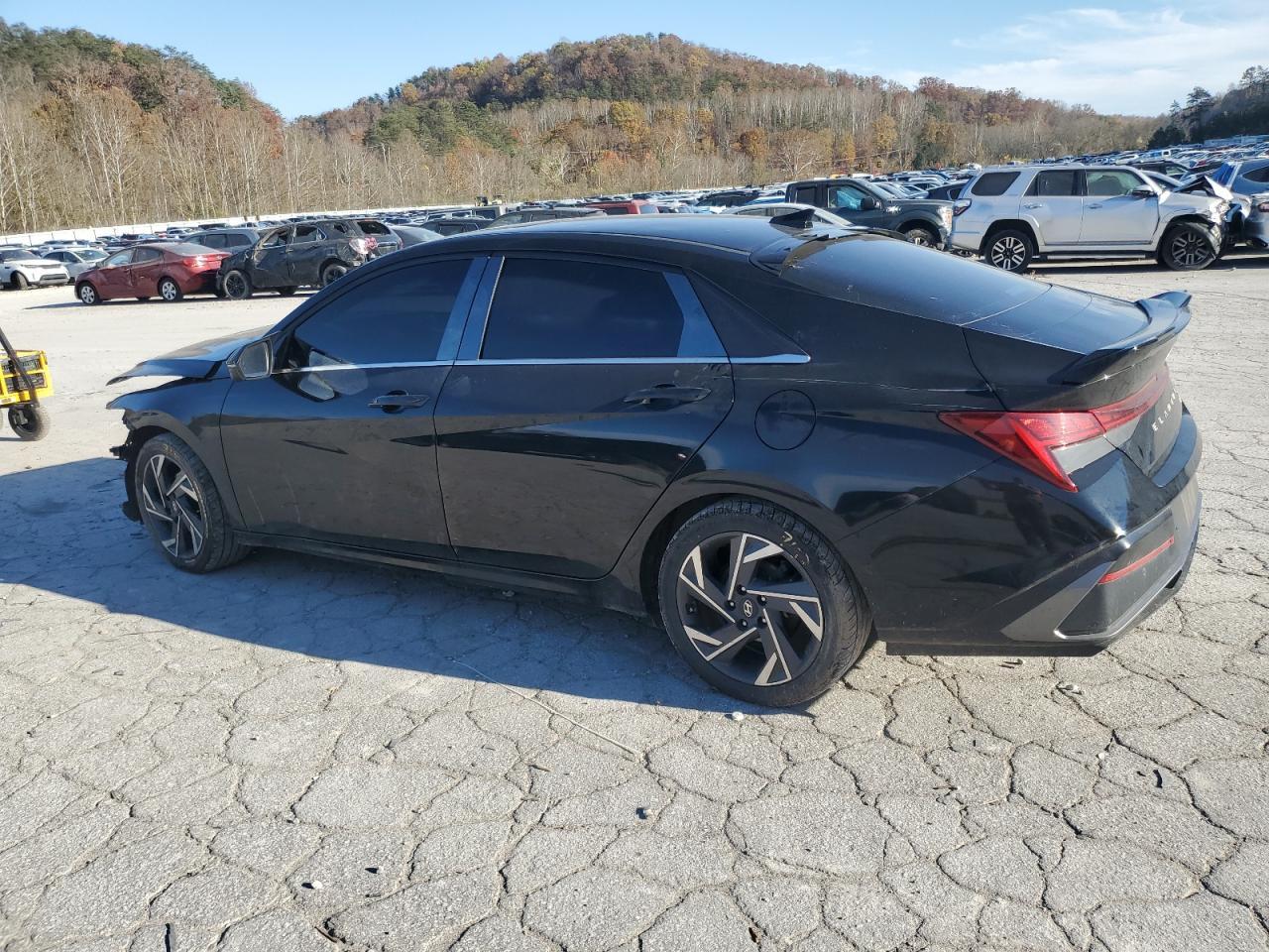 2024 Hyundai Elantra Limited - Image 2