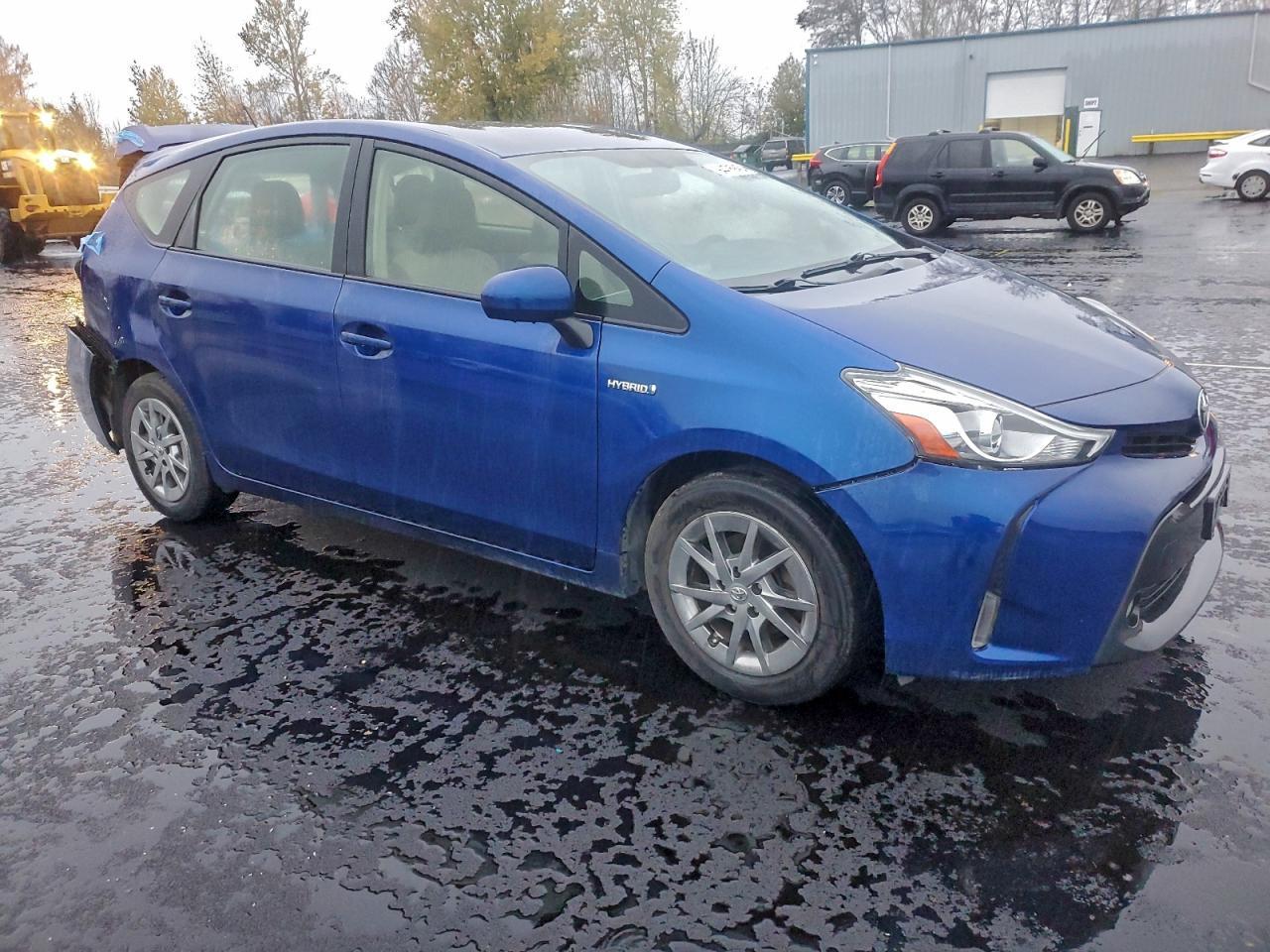 2016 Toyota Prius V - Image 4