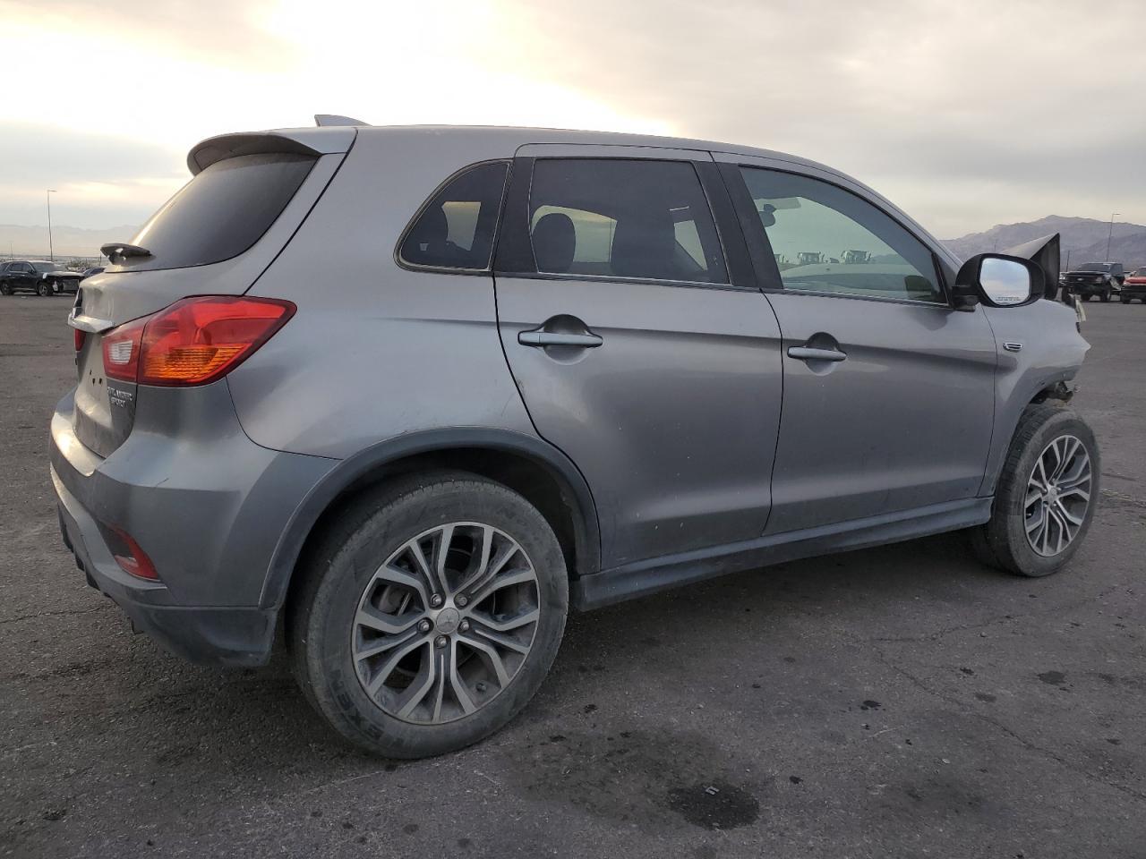 2019 Mitsubishi Outlander Sport Es - Image 3