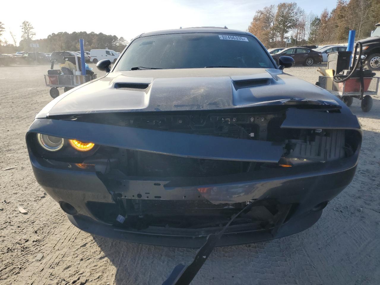2017 Dodge Challenger Sxt - Image 5
