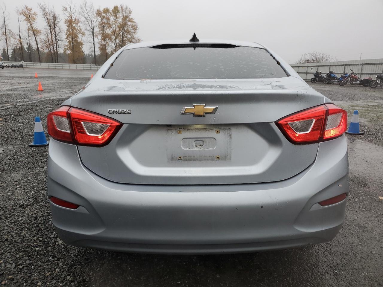2017 Chevrolet Cruze Ls - Image 6