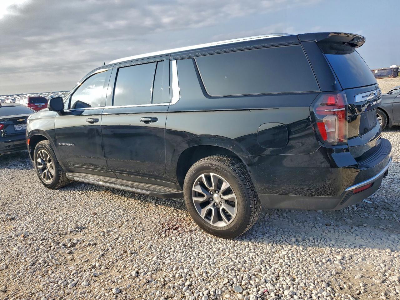 2023 Chevrolet Suburban C1500 Lt - Image 2