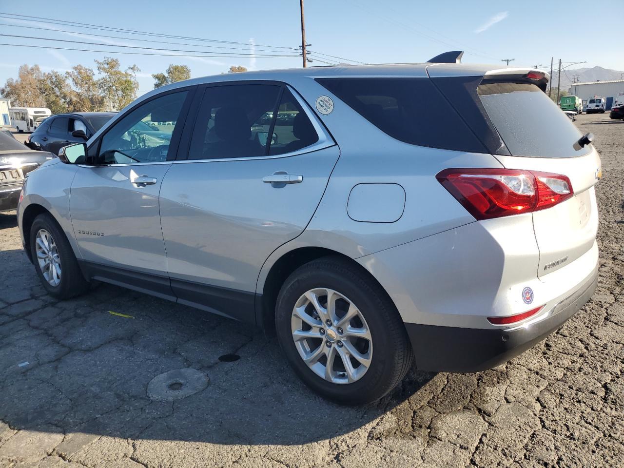 2018 Chevrolet Equinox Lt - Image 2