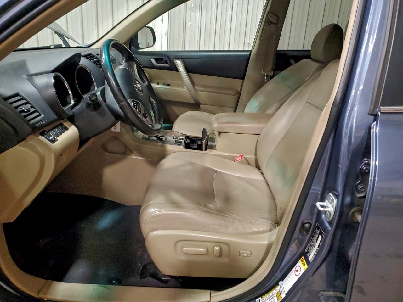 2012 Toyota Highlander Base - Image 7