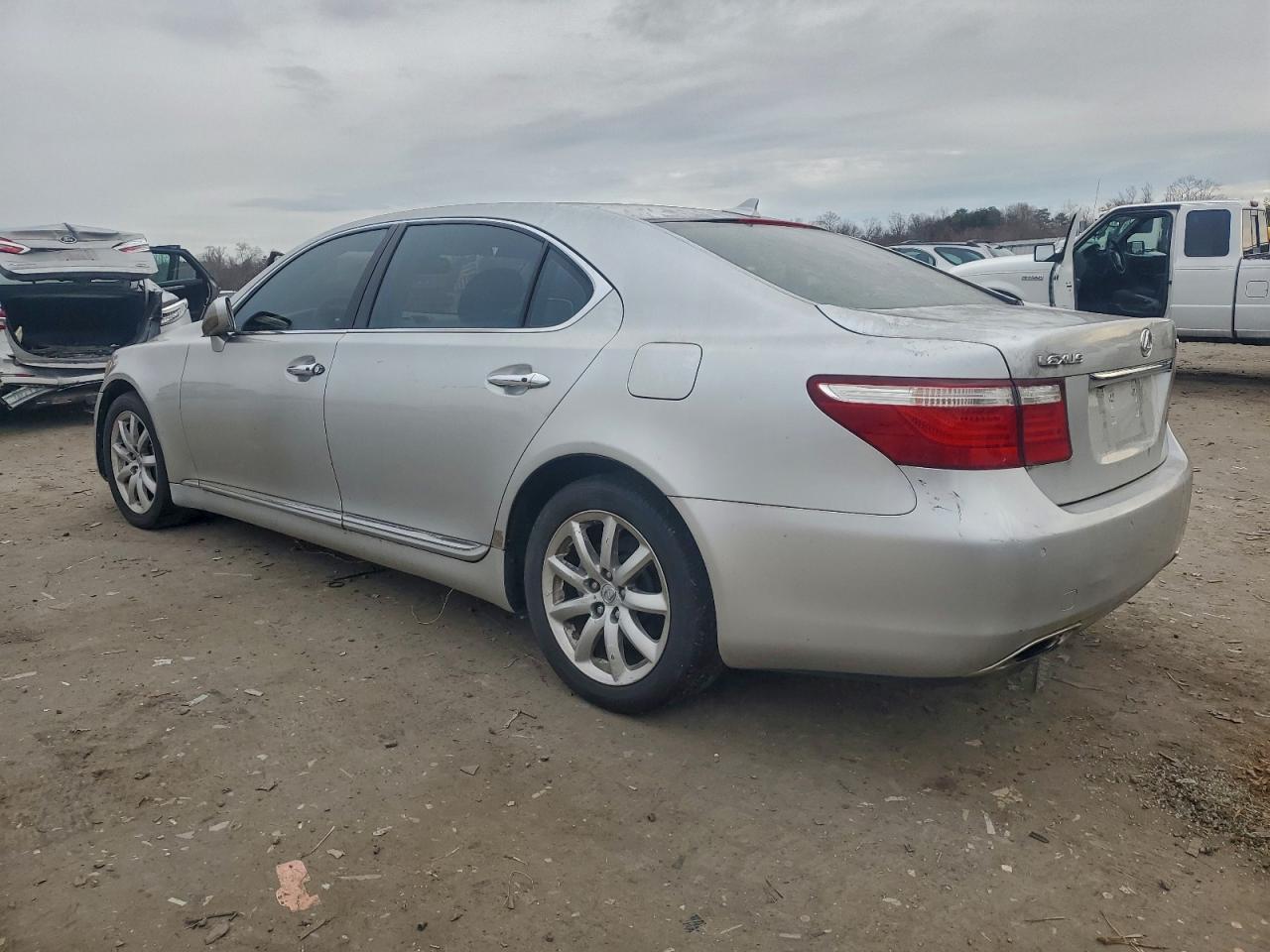 2007 Lexus Ls 460L - Image 2
