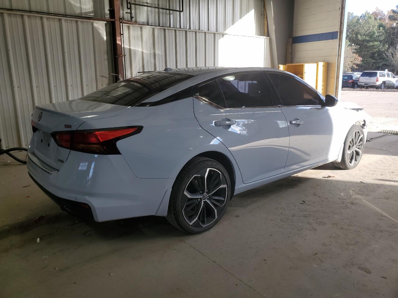 2023 Nissan Altima Sr - Фото 3