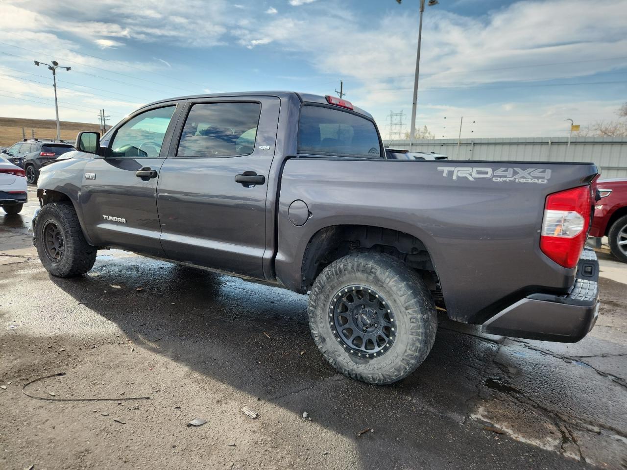 2017 Toyota Tundra Sr5 - Image 2