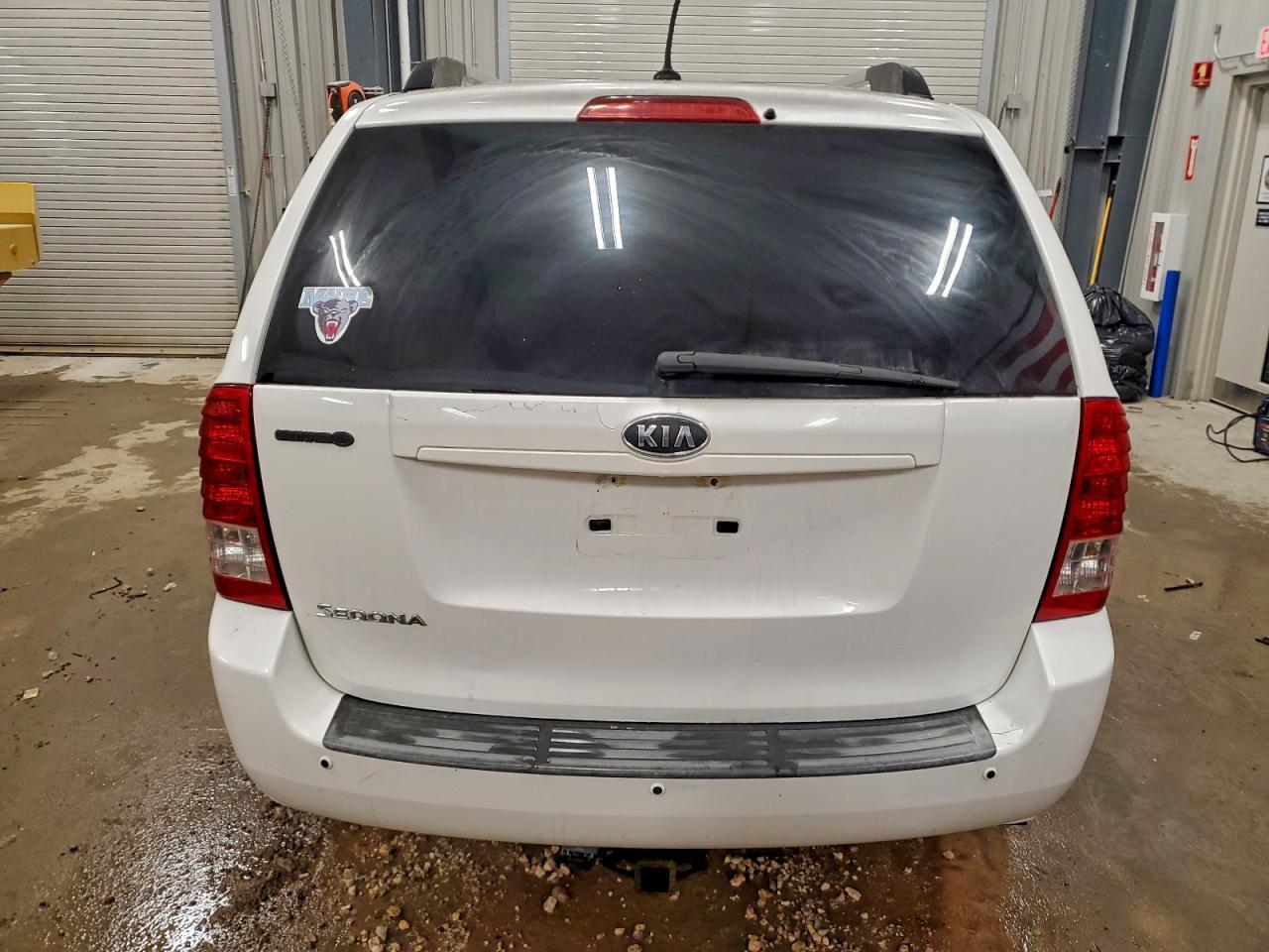 2011 Kia Sedona Lx - Image 6