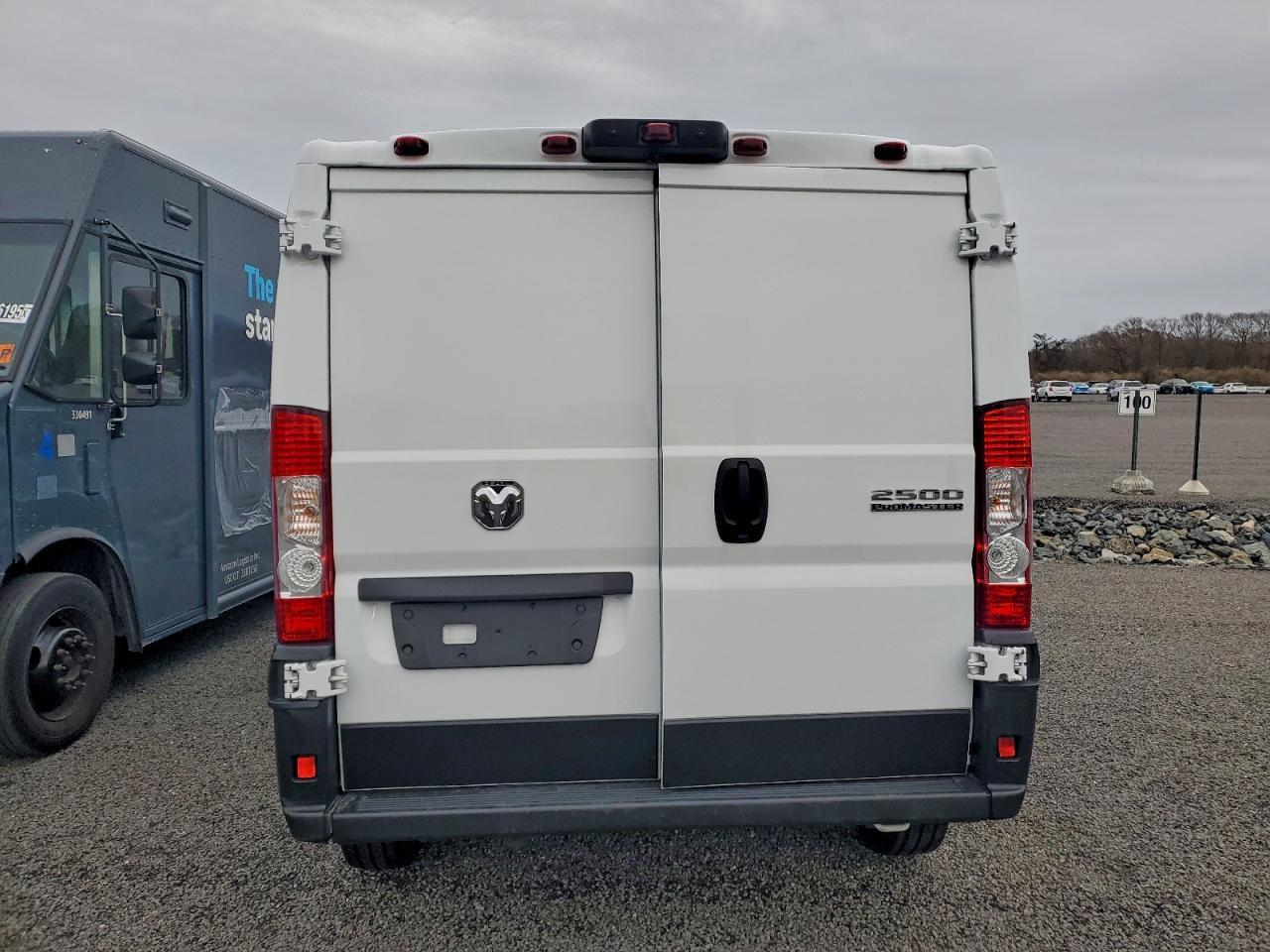 2025 Ram Promaster 2500 Delivery Van - Фото 6
