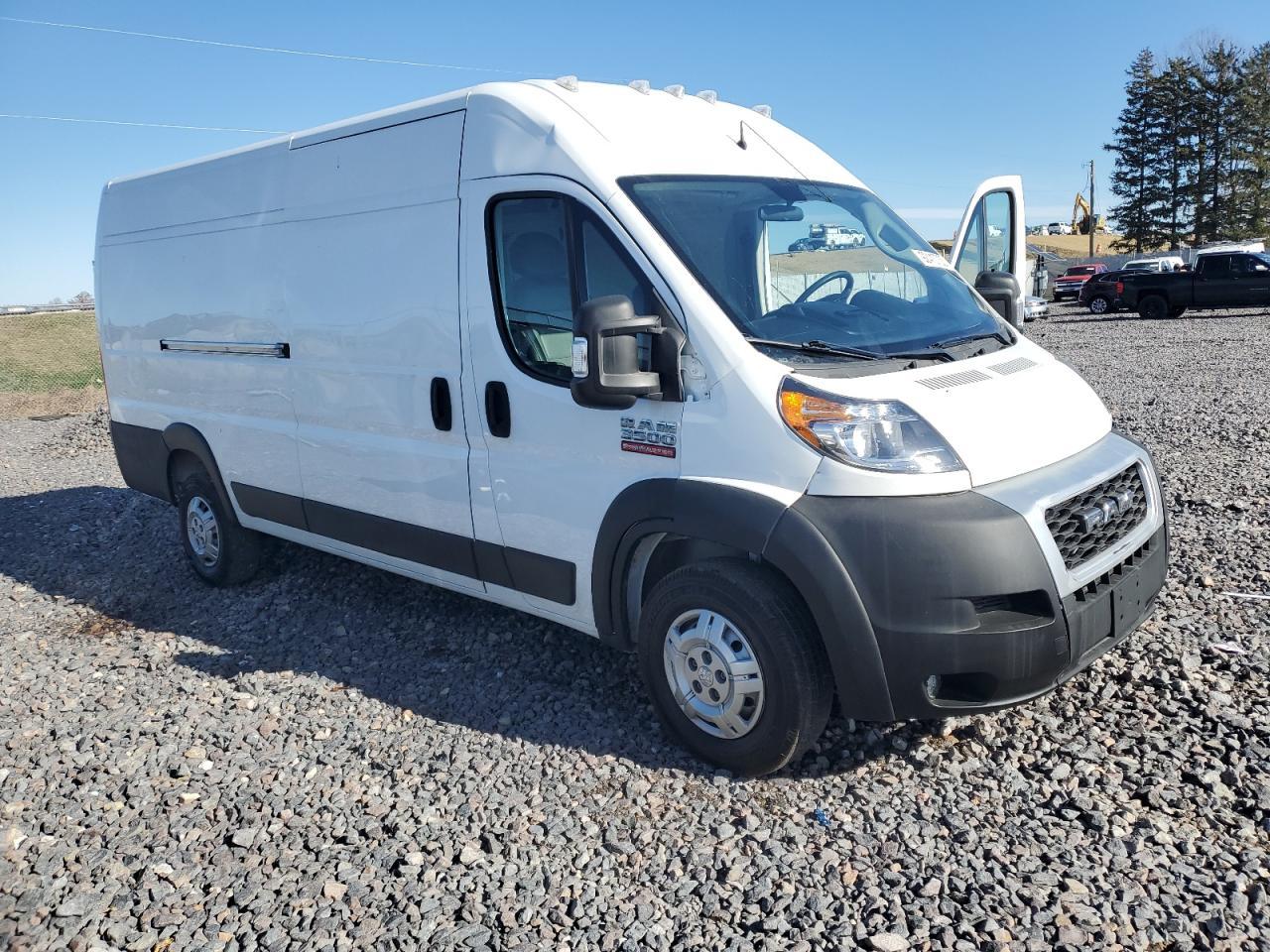 2021 Ram Promaster 3500 Delivery Van - Фото 4