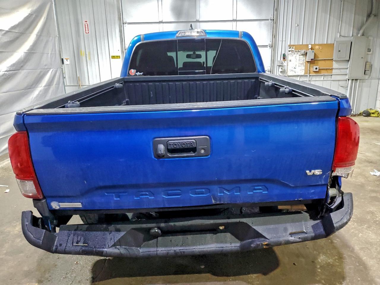 2017 Toyota Tacoma Double Cab - Фото 6