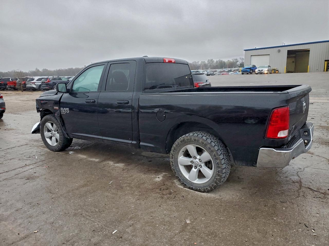 2021 Ram 1500 Classic Tradesman - Фото 2