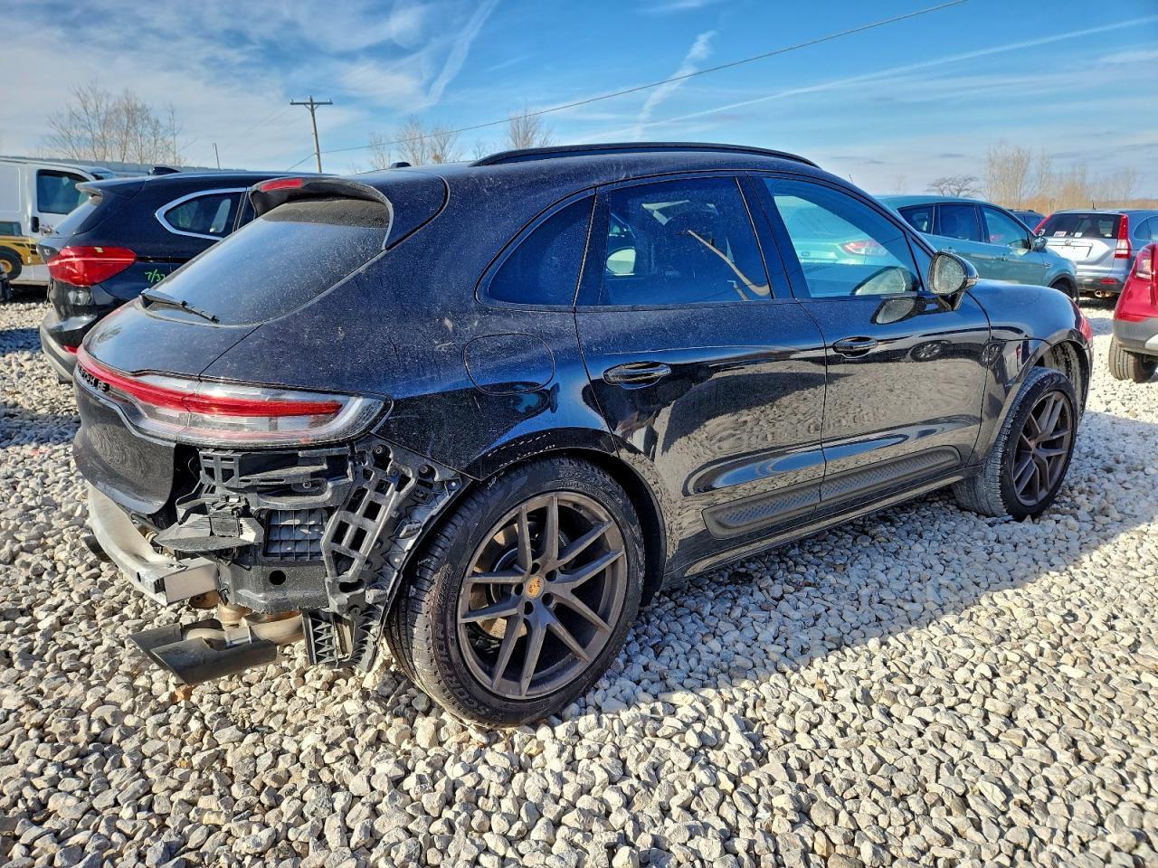 2024 Porsche Macan Base - Image 3