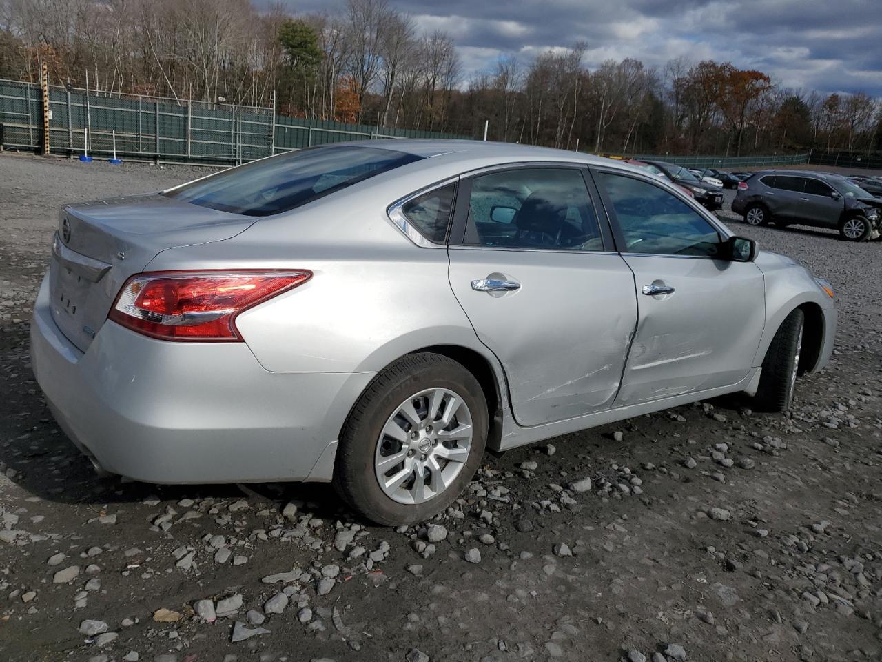 2013 Niss Altima - Image 3