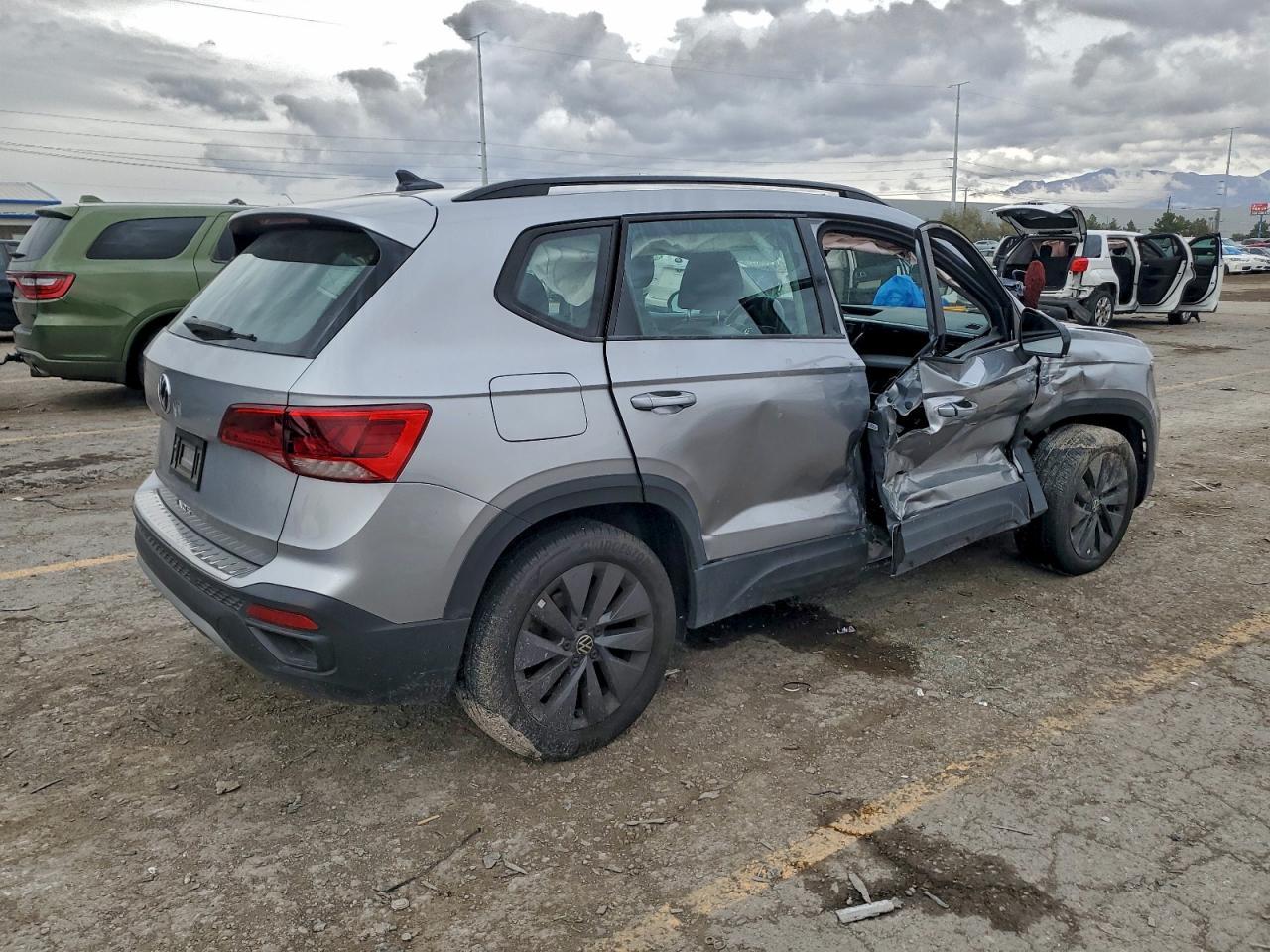 2023 Volkswagen Taos S - Фото 3