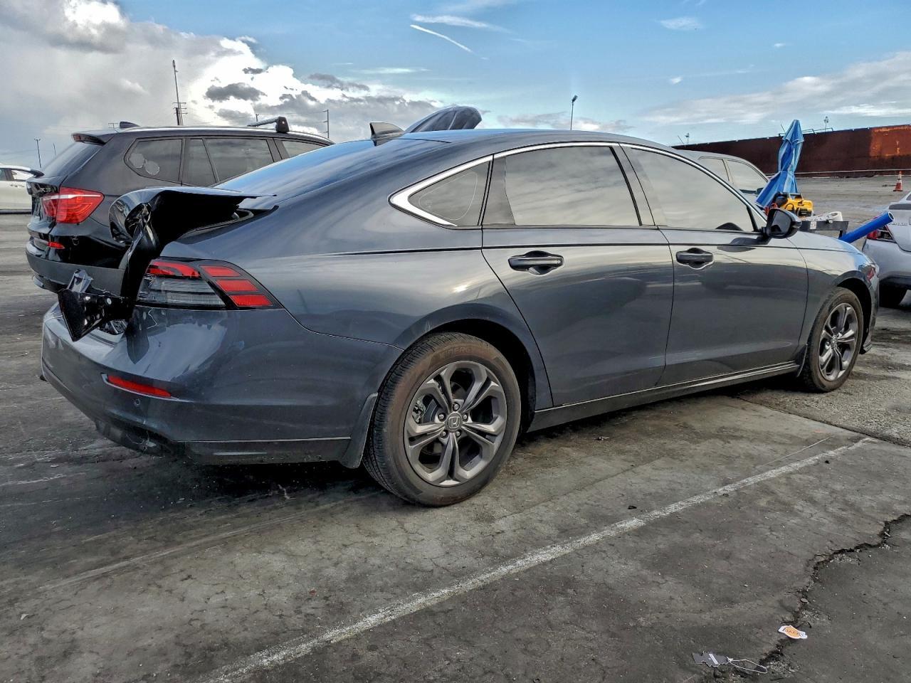 2025 Honda Accord Hybrid Exl - Image 3