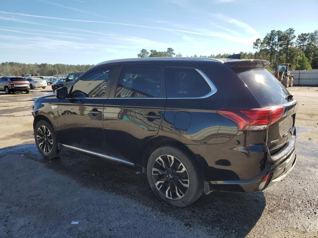 2018 Mitsubishi Outlander Se - Фото 2