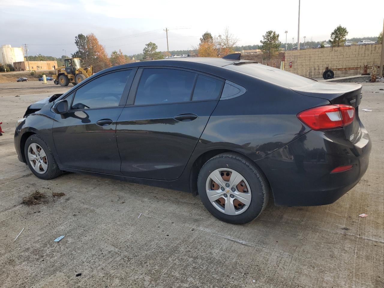 2018 Chevrolet Cruze Ls - Image 2