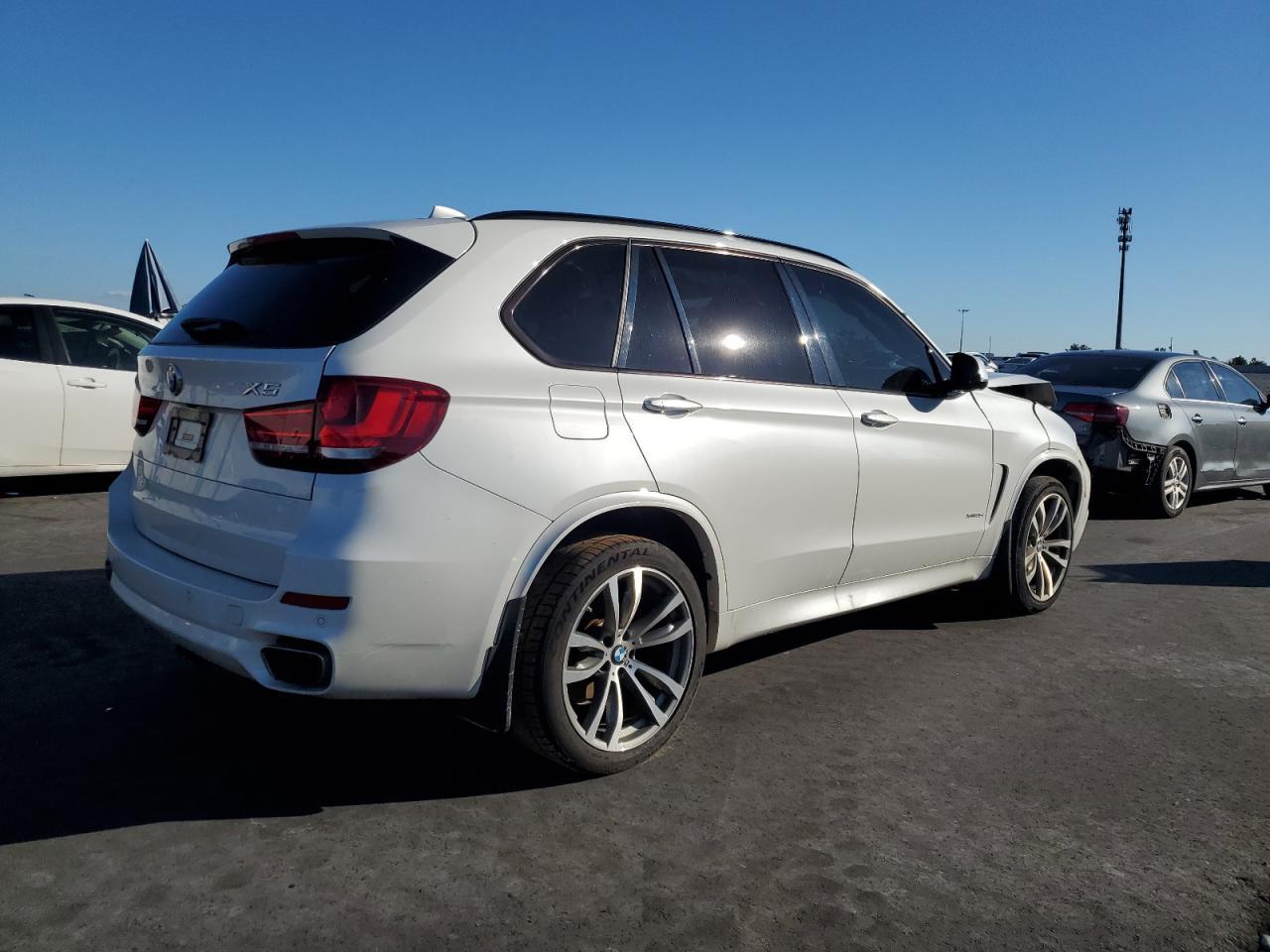 2016 BMW X5 xDrive35I - Фото 3