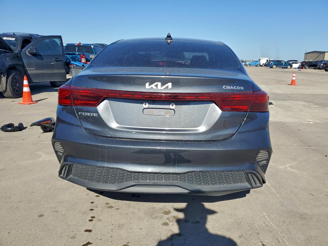 2022 Kia Forte Lxs - Image 6