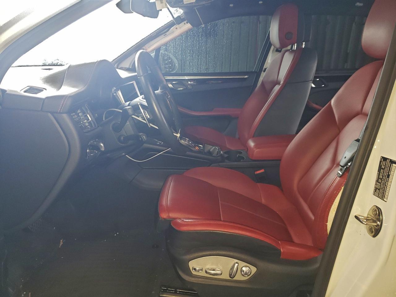 2023 Porsche Macan Base - Image 7