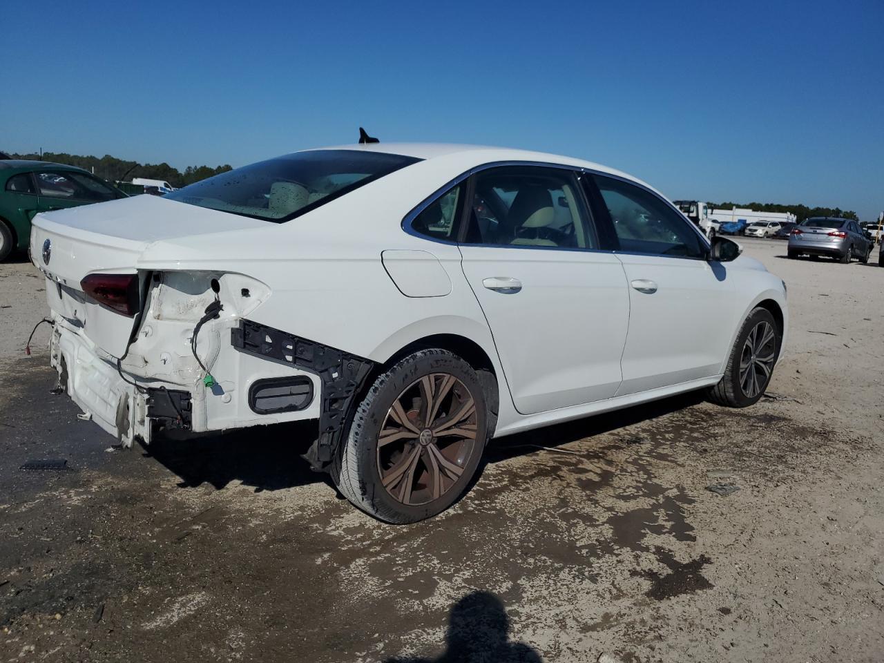 2022 Volkswagen Passat Se - Фото 3