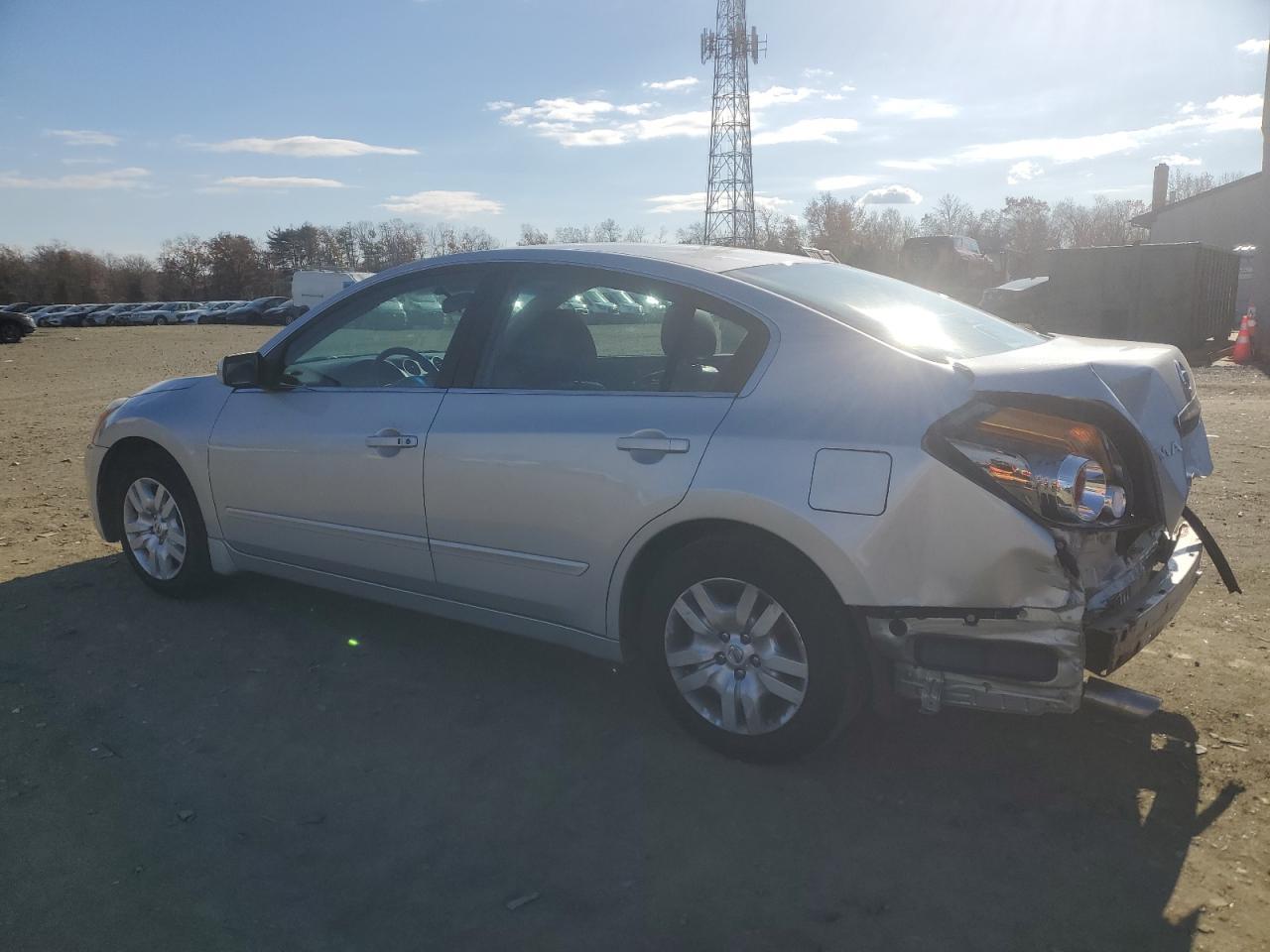 2012 Nissan Altima Base - Фото 2