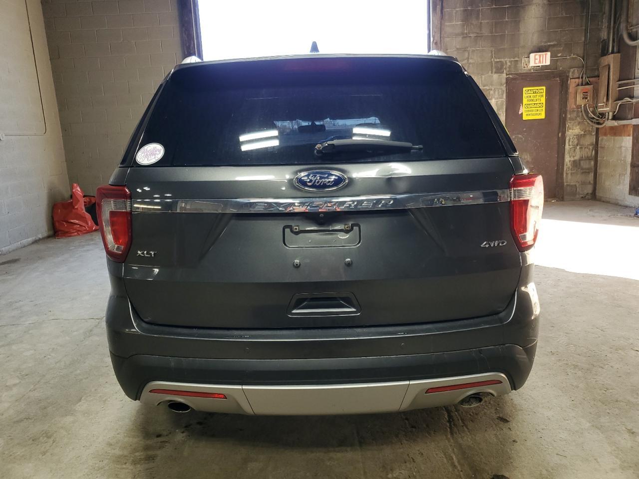 2017 Ford Explorer Xlt - Image 6