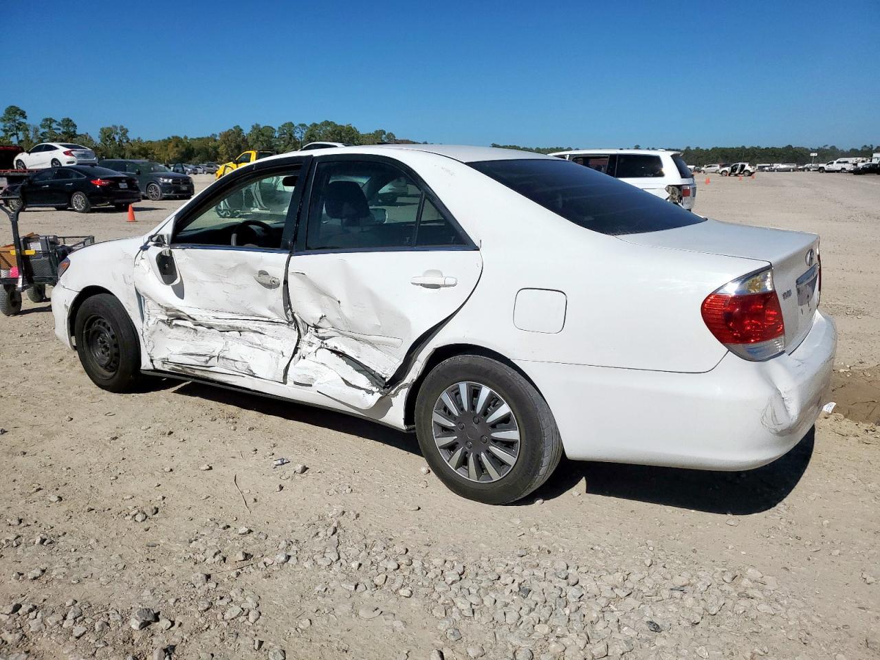 2005 Toyota Camry Le - Image 2