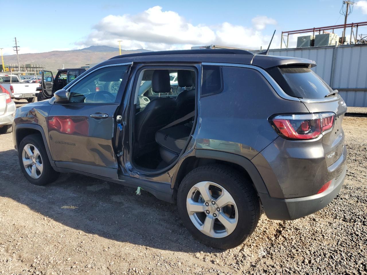 2021 Jeep Compass Latitude - Image 2