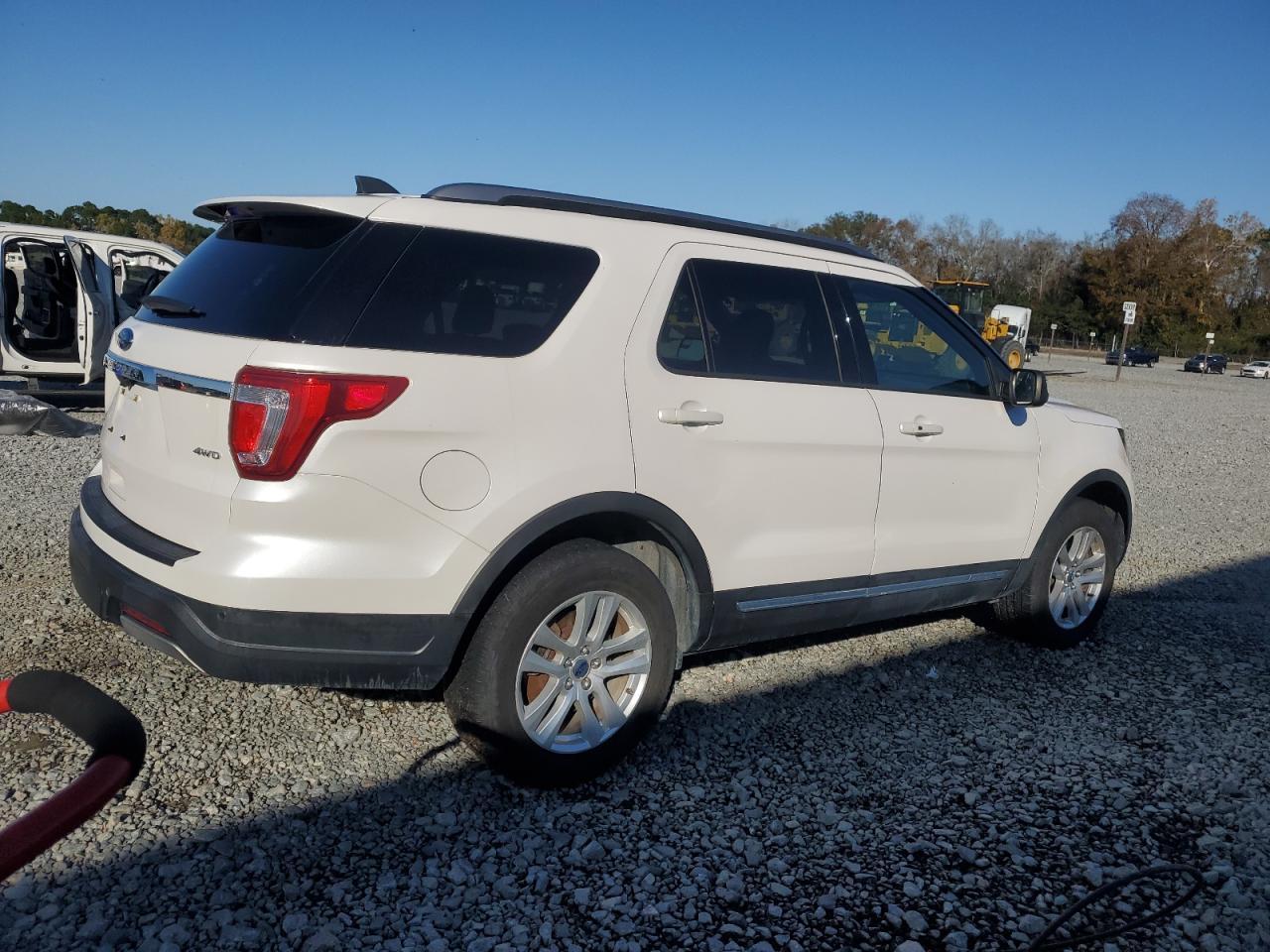 2019 Ford Explorer Xlt - Фото 3