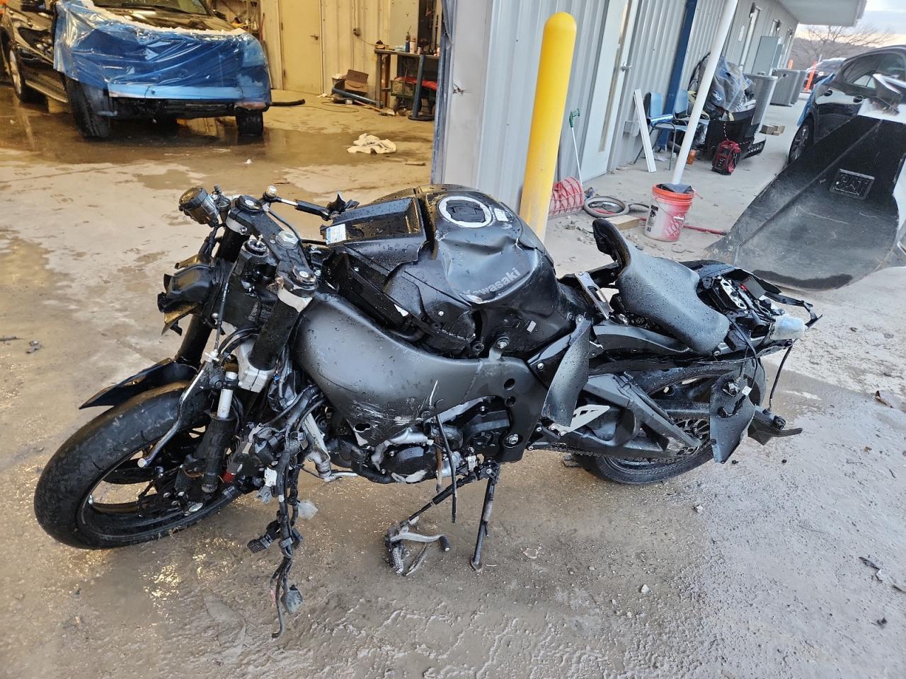2024 Kawasaki Zx1002 M - Фото 3