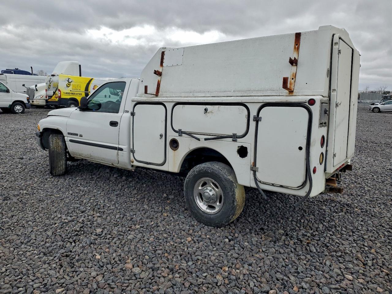 2001 Dodge Ram 2500 - Фото 2