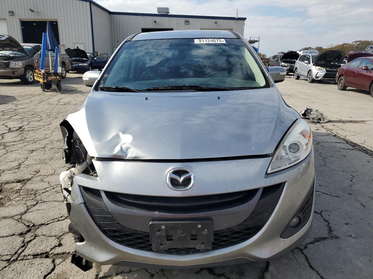 2015 Mazda 5 Grand Touring - Image 5
