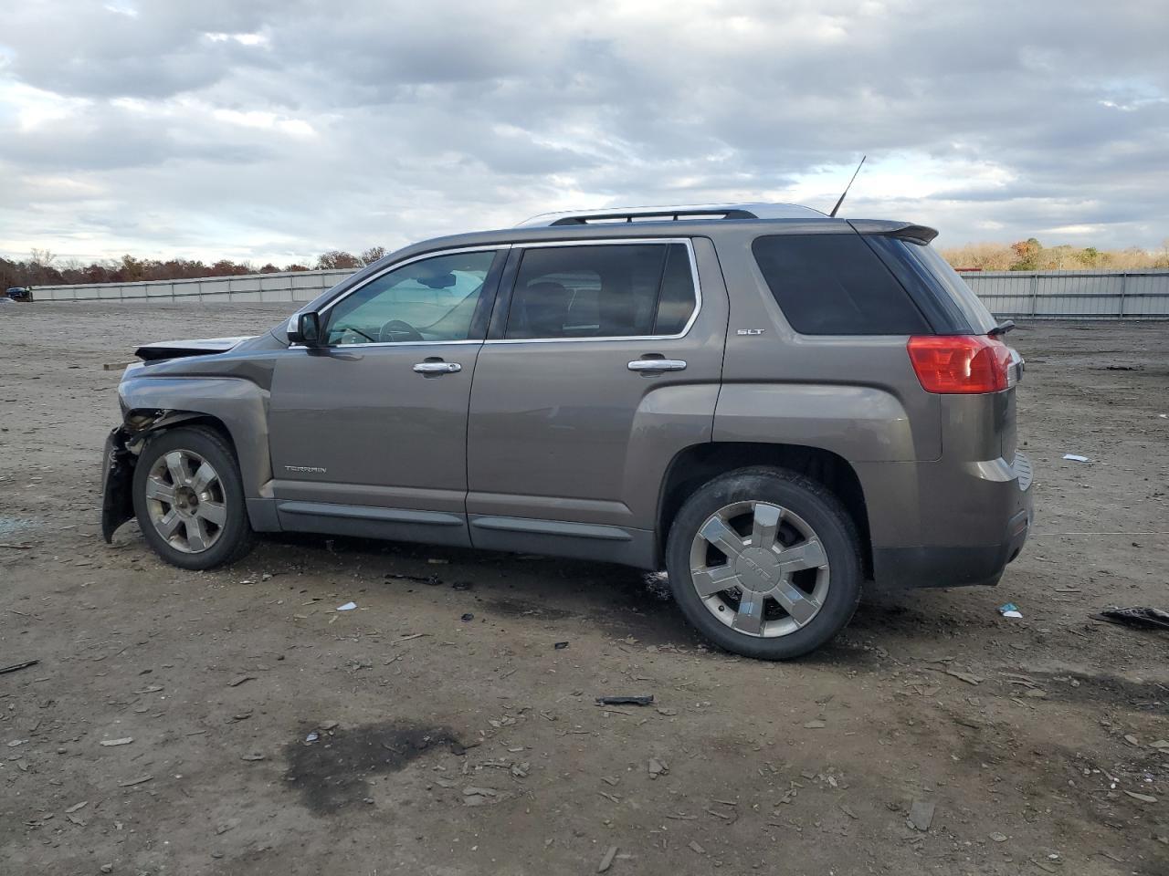 2012 GMC Terrain Slt - Image 2