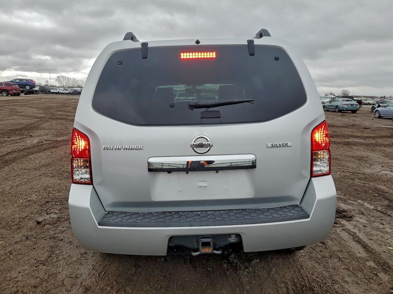 2012 Nissan Pathfinder S - Фото 6