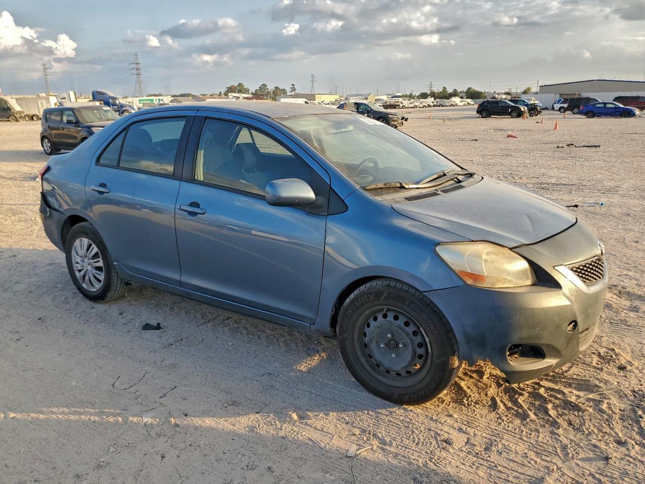 2012 Toyota Yaris - Фото 4