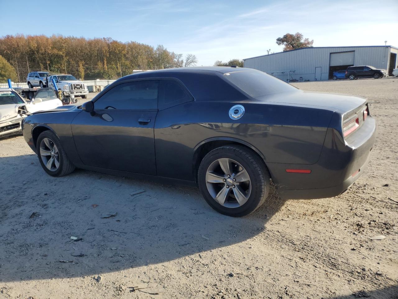 2017 Dodge Challenger Sxt - Image 2