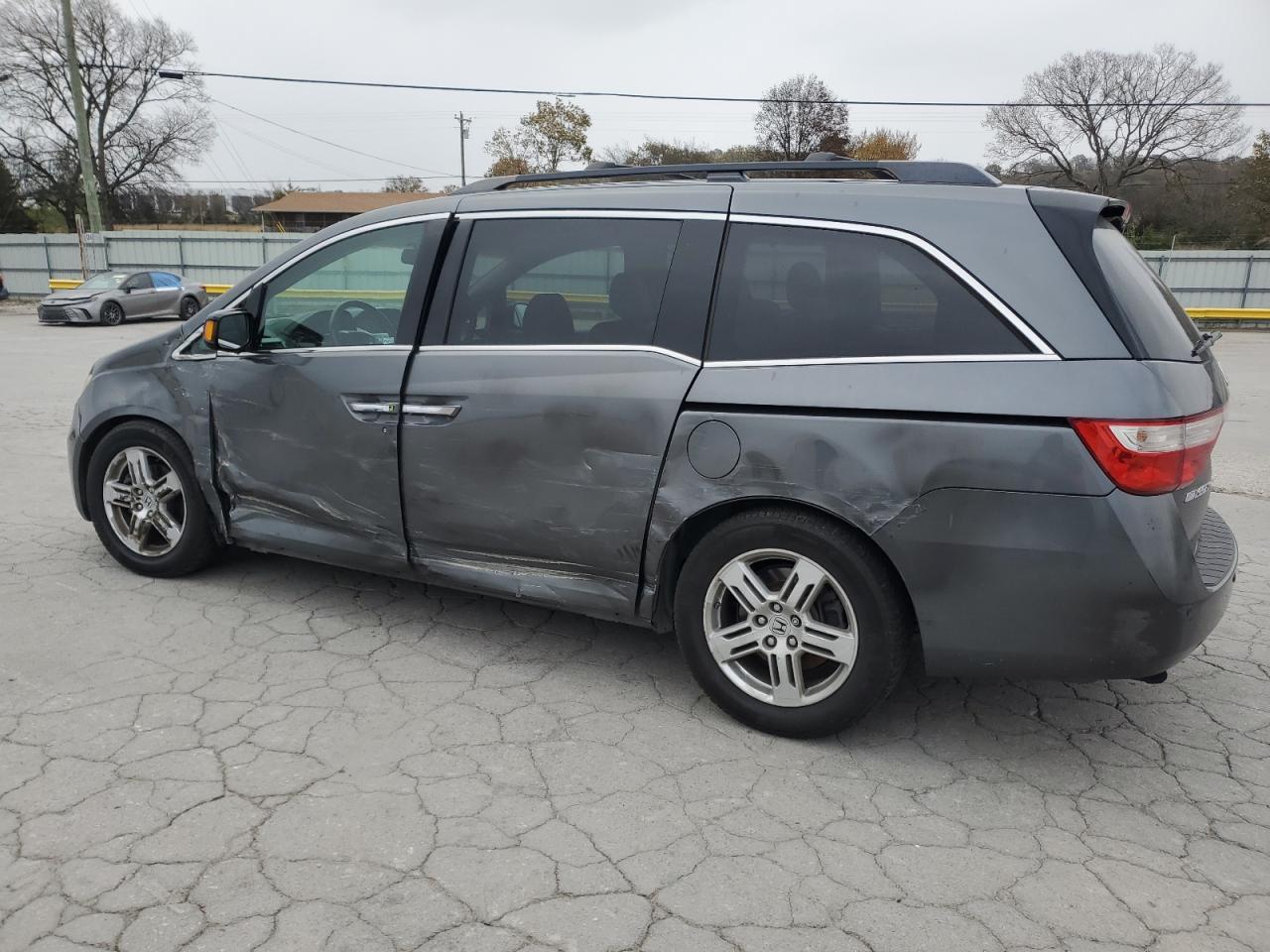 2012 Honda Odyssey Touring - Фото 2
