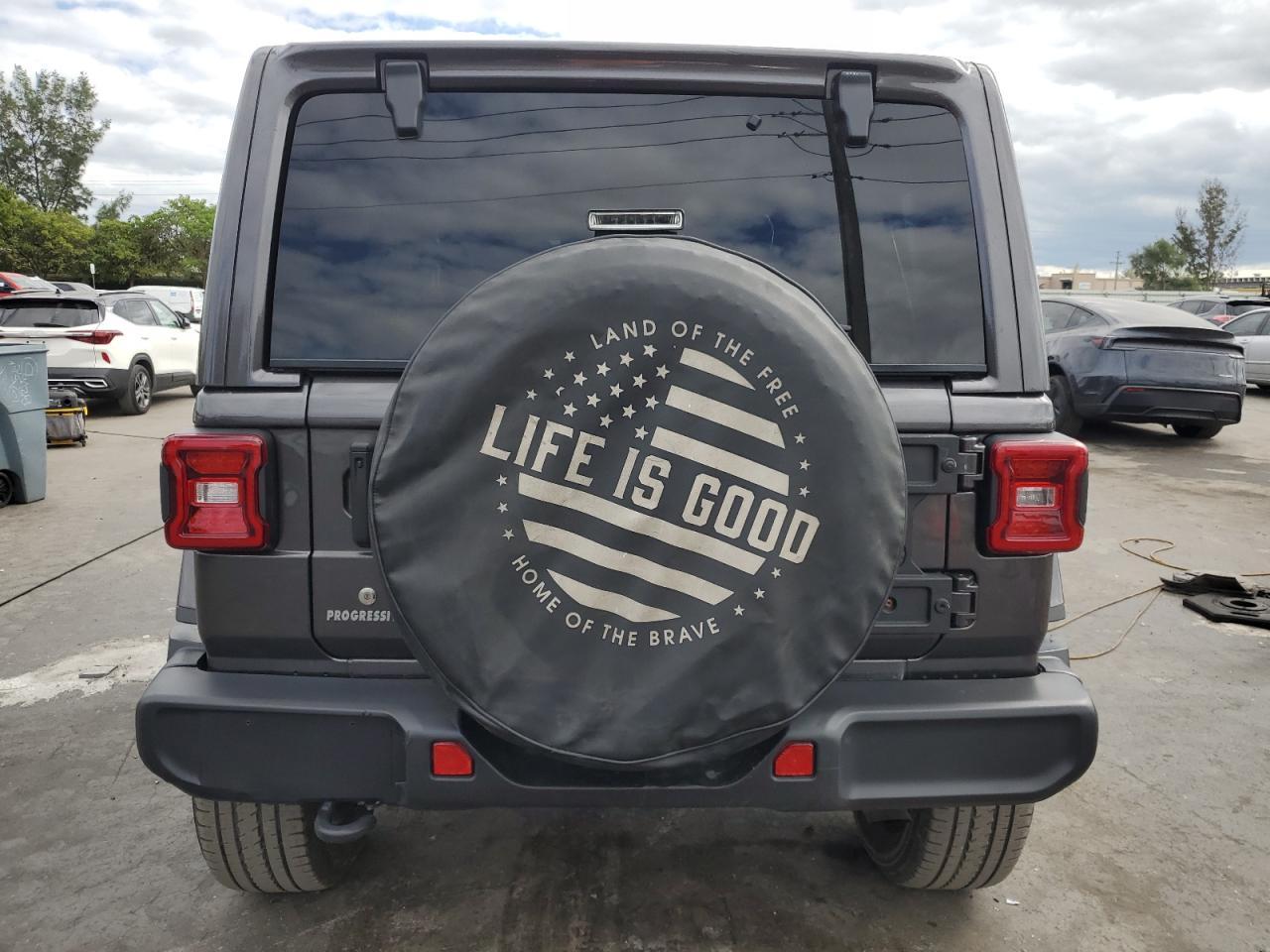 2020 Jeep Wrangler Unlimited Sahara - Фото 6