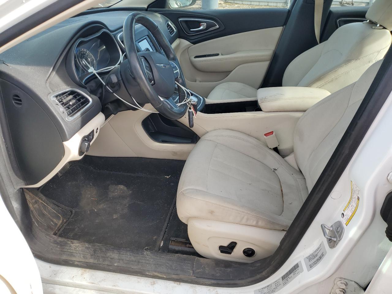 2015 Chrysler 200 Limited - Фото 7