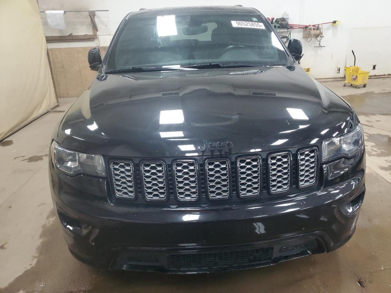 2017 Jeep Grand Cherokee Laredo - Image 5